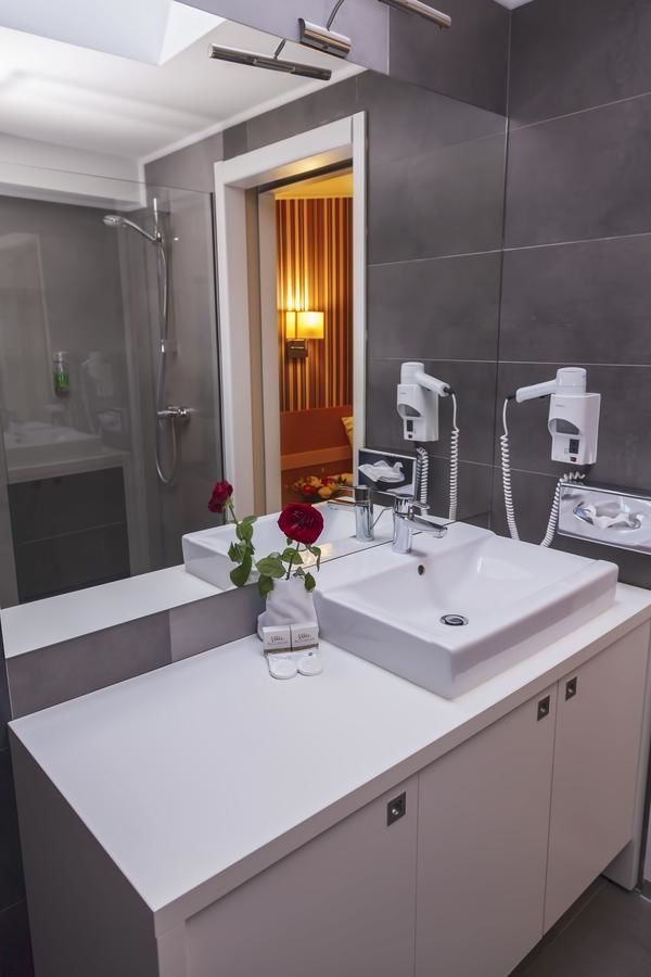 Отель Hotel Trianon Бухарест-18