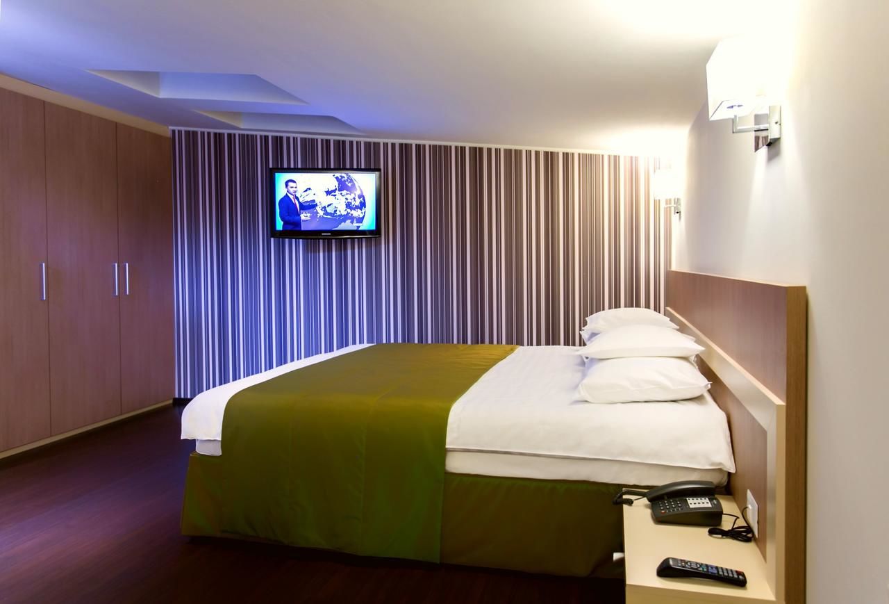Отель Hotel Trianon Бухарест-26