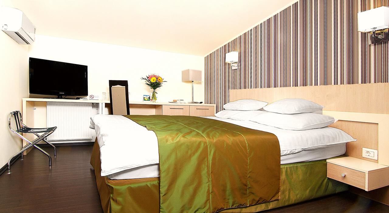Отель Hotel Trianon Бухарест