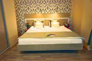 Отель Hotel Trianon Бухарест Улучшенный двухместный номер с 1 кроватью-4