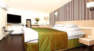 Отель Hotel Trianon Бухарест Стандартный номер с кроватью размера "queen-size"-4